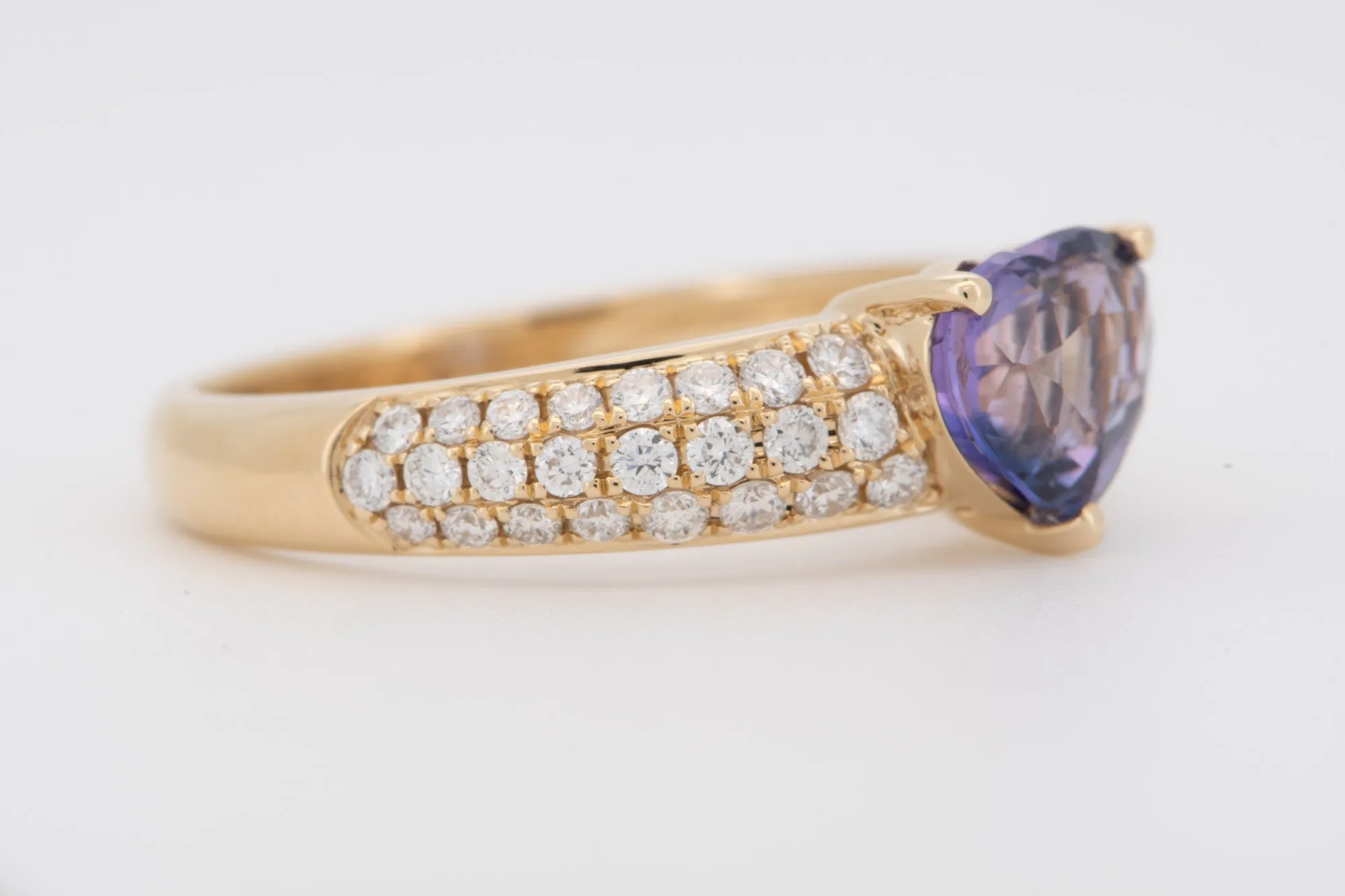 1.5ct Pinkish Purple Bi-Color Sapphire on Diamond Pave Engagement Ring 14K Gold R6499