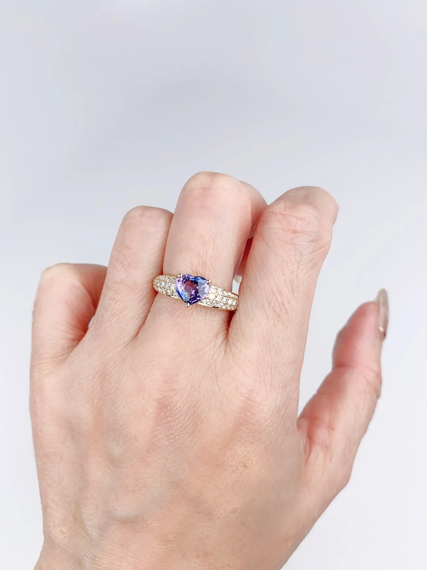 1.5ct Pinkish Purple Bi-Color Sapphire on Diamond Pave Engagement Ring 14K Gold R6499