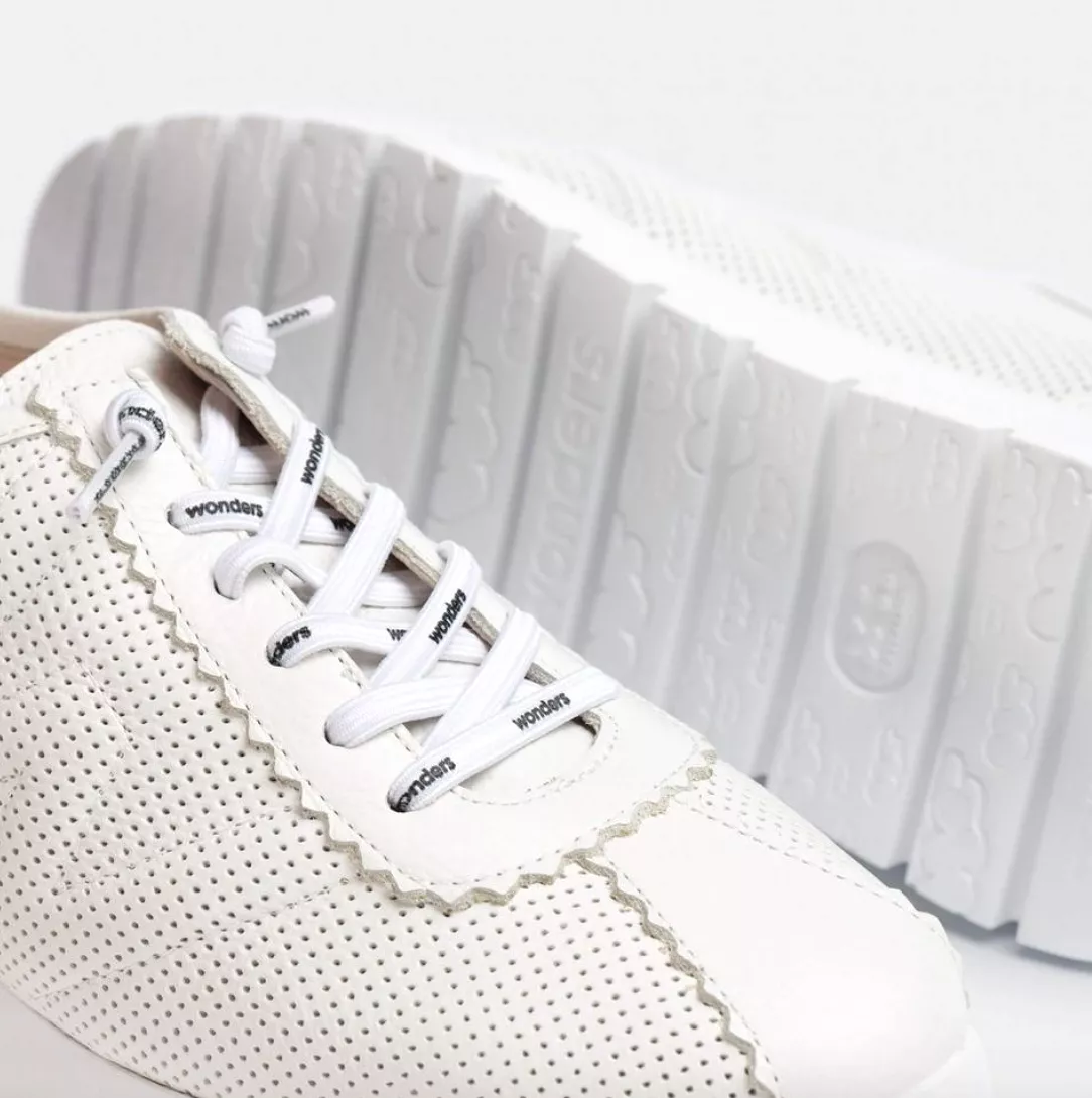 A2424 White Sneaker