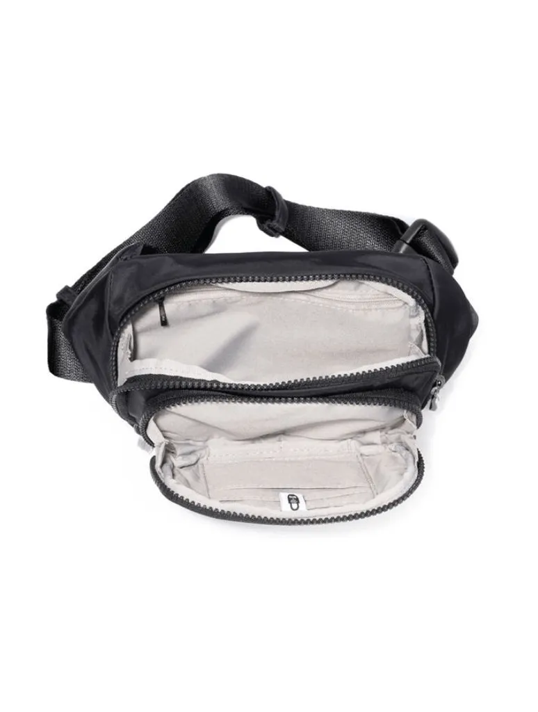 Baggallini On The Go Belt Bag Waist Pack in Black Twill