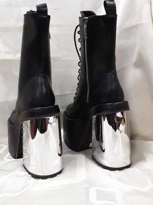 Sinderella Boots Resurrect