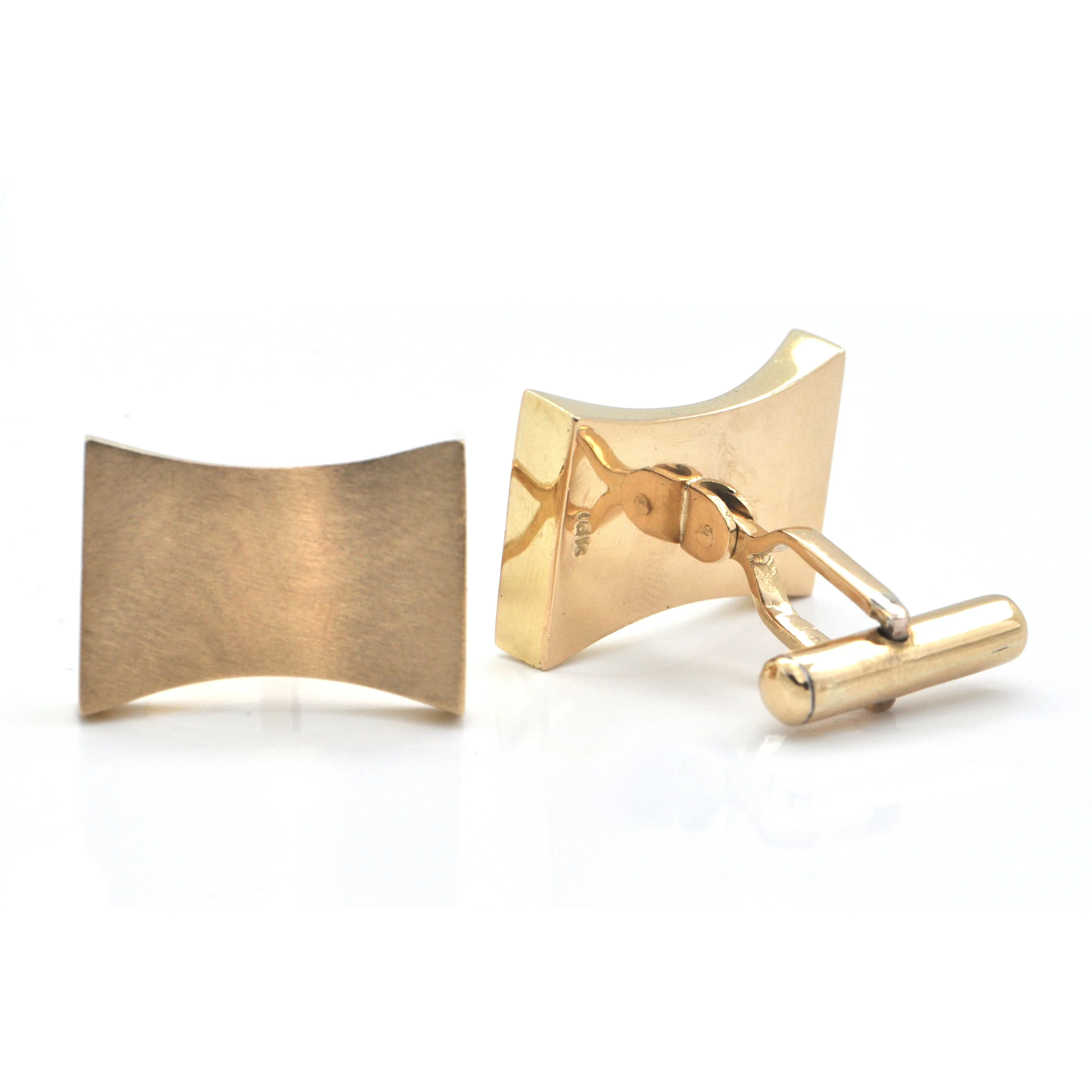 Vintage 18k Yellow Gold Curved Rectangular Cufflinks