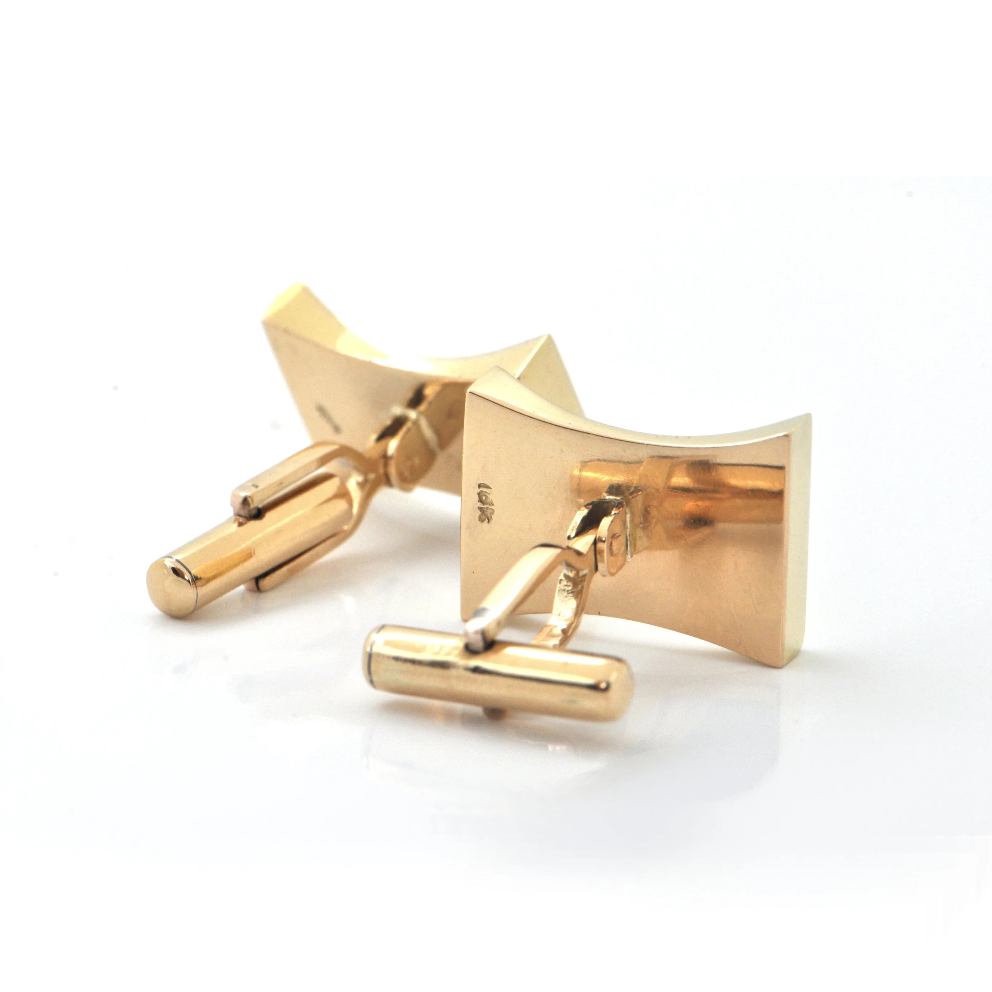 Vintage 18k Yellow Gold Curved Rectangular Cufflinks